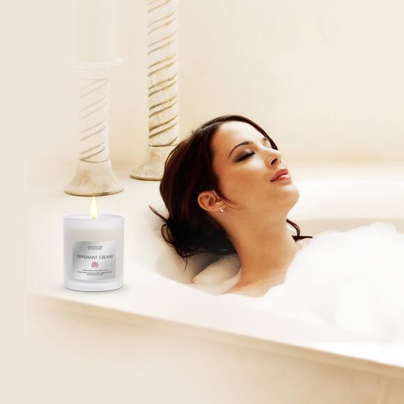 PEPPERMINT CREAM Soy Wax Candle in Glass Jar (10 oz) - Picture 7 of 8